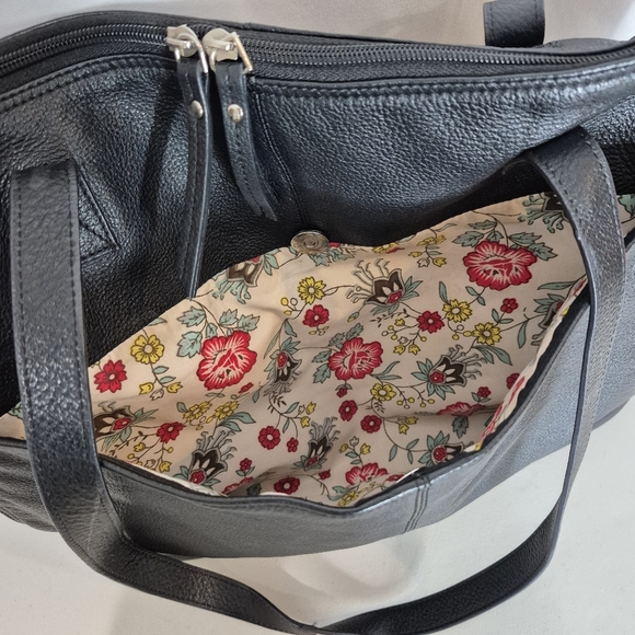 Latico Black Leather Laptop Bag - Picture 7 of 16